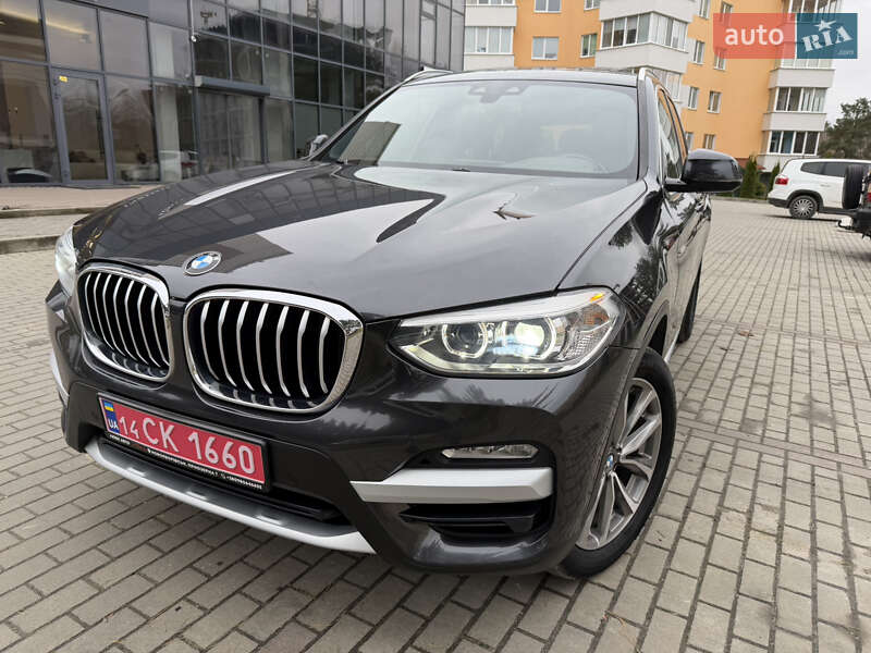 Внедорожник / Кроссовер BMW X3 2019 в Новояворовске