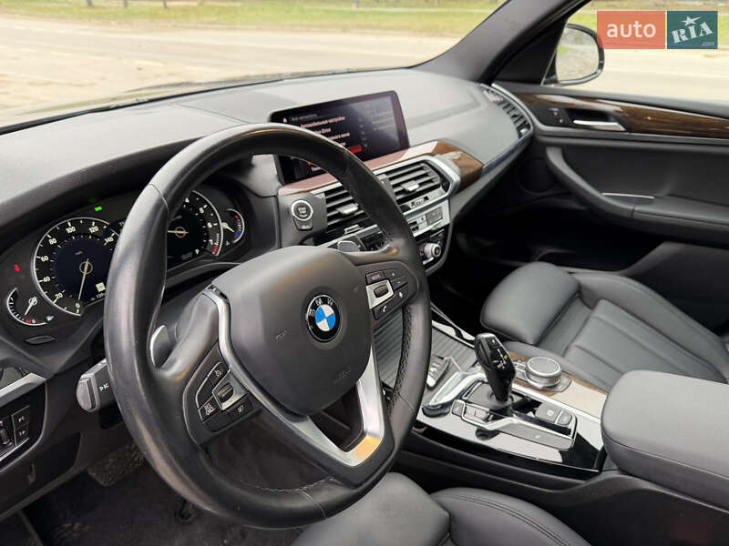 Внедорожник / Кроссовер BMW X3 2019 в Новояворовске