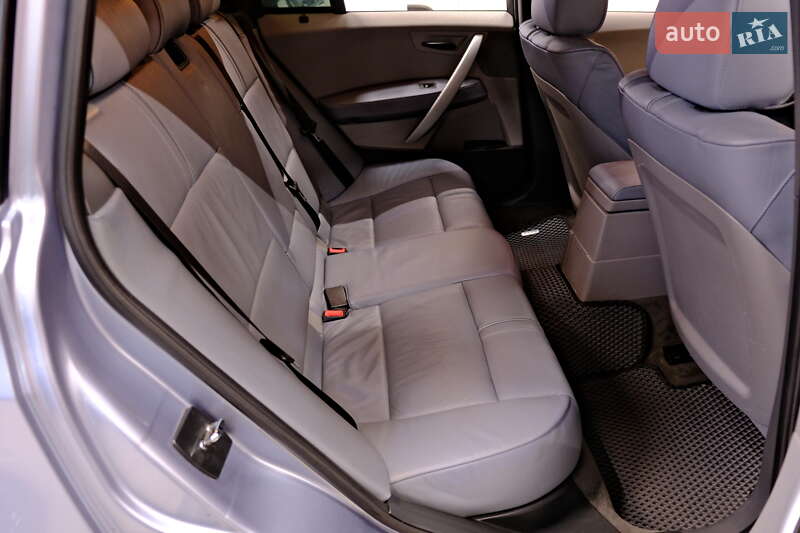 Внедорожник / Кроссовер BMW X3 2004 в Одессе