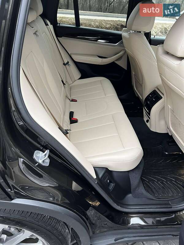 Внедорожник / Кроссовер BMW X3 2018 в Киеве