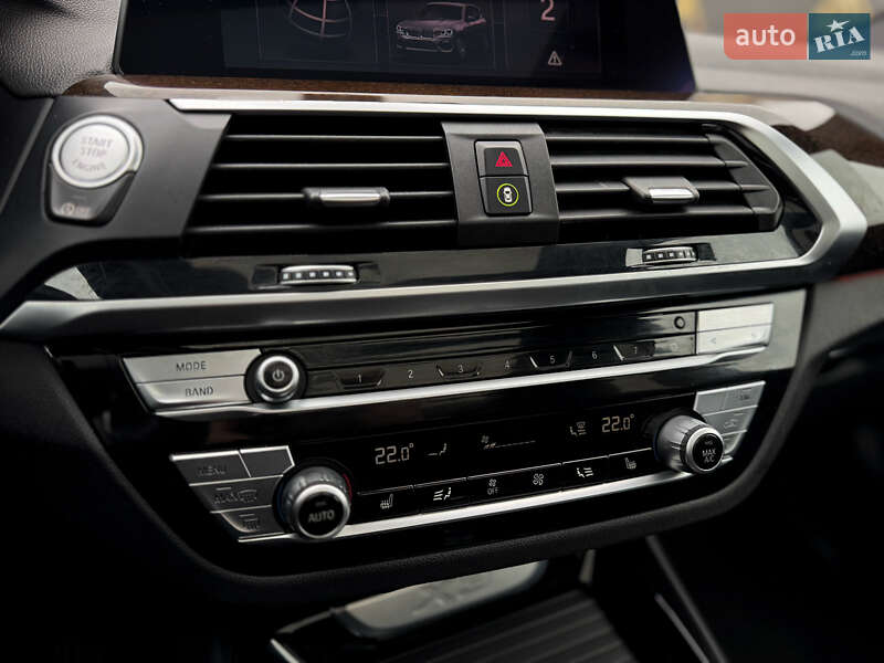 Внедорожник / Кроссовер BMW X3 2021 в Киеве