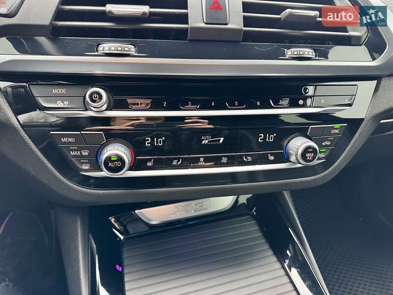 Внедорожник / Кроссовер BMW X3 2020 в Киеве