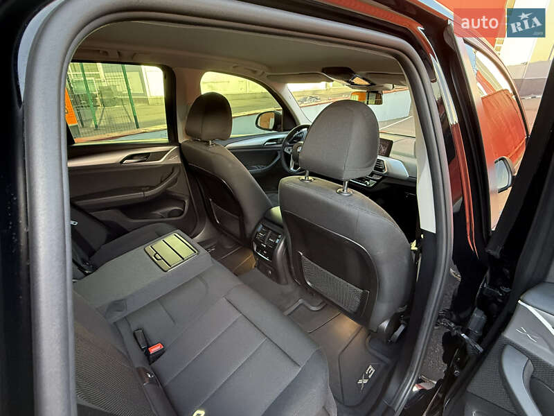 Внедорожник / Кроссовер BMW X3 2018 в Киеве