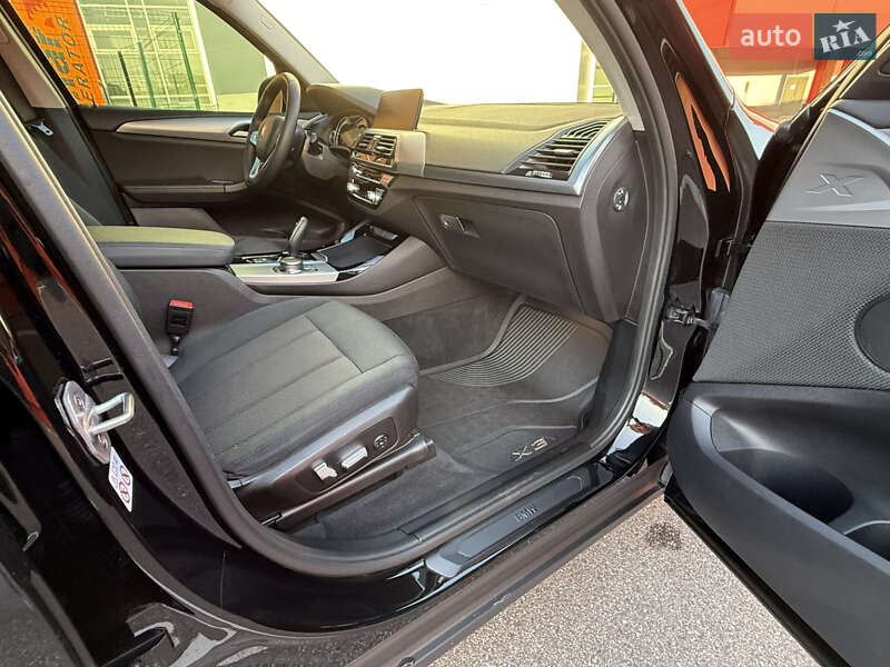 Внедорожник / Кроссовер BMW X3 2018 в Киеве