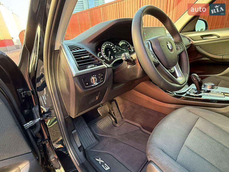 Внедорожник / Кроссовер BMW X3 2018 в Киеве