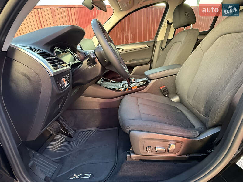 Внедорожник / Кроссовер BMW X3 2018 в Киеве