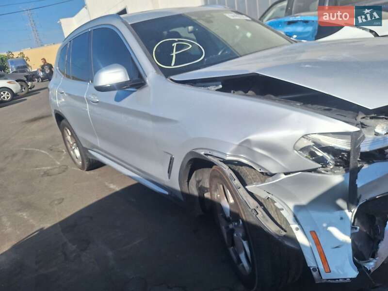 Внедорожник / Кроссовер BMW X3 2021 в Новояворовске