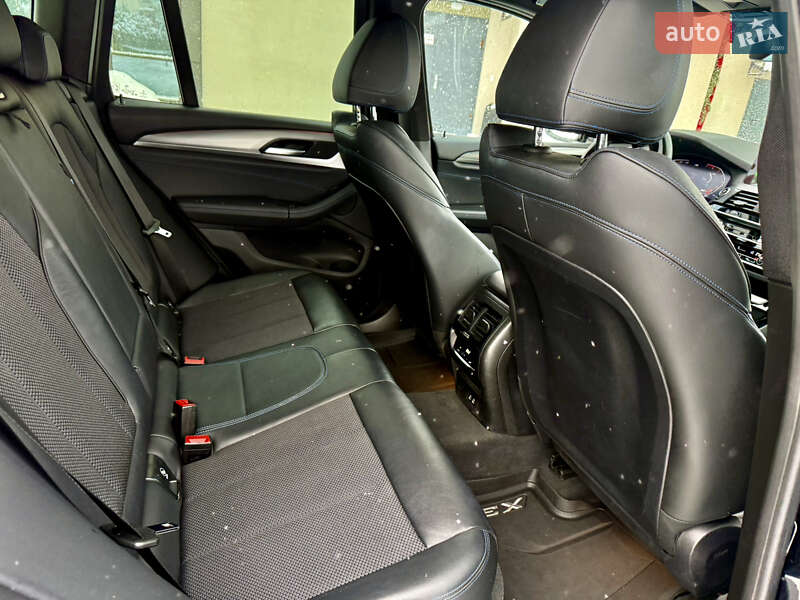 Внедорожник / Кроссовер BMW X3 2021 в Ровно