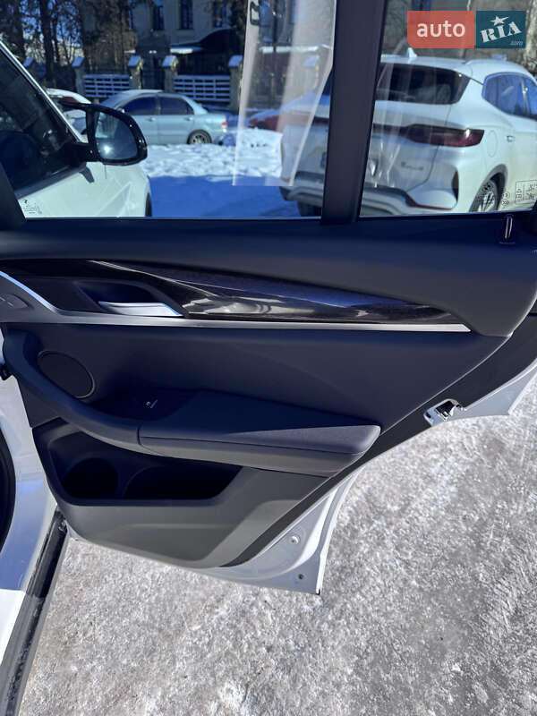 Внедорожник / Кроссовер BMW X3 2018 в Киеве