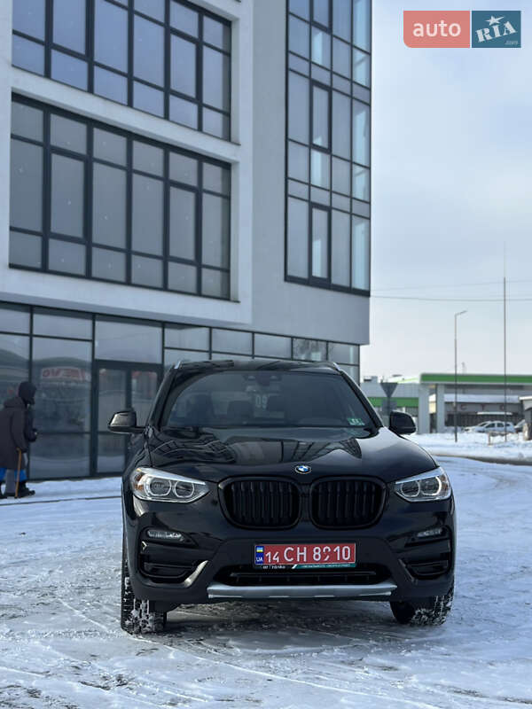 Внедорожник / Кроссовер BMW X3 2018 в Надворной
