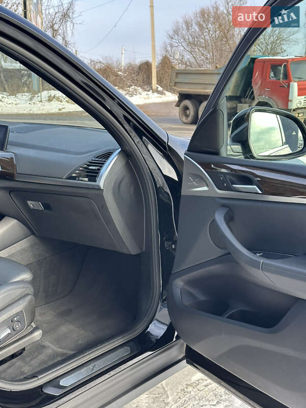 Внедорожник / Кроссовер BMW X3 2018 в Надворной