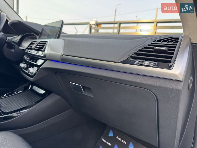 Внедорожник / Кроссовер BMW X3 2021 в Ровно