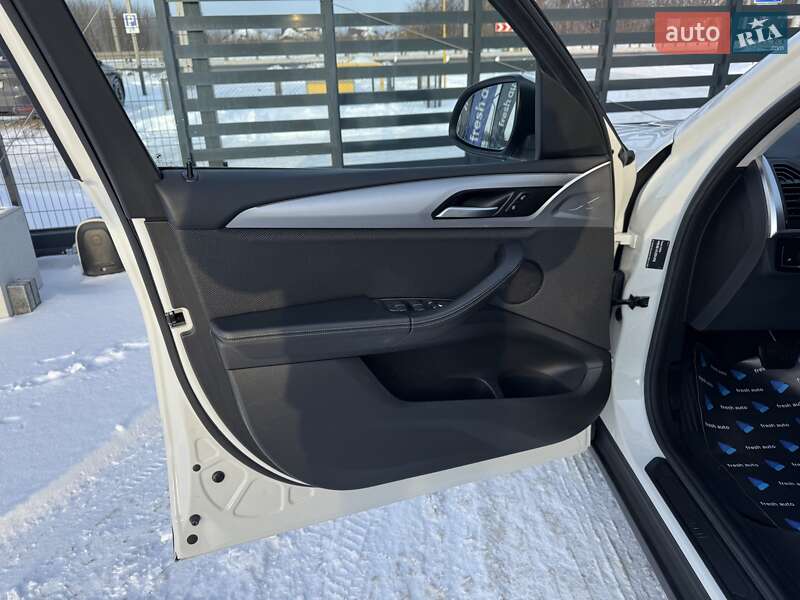 Внедорожник / Кроссовер BMW X3 2021 в Ровно