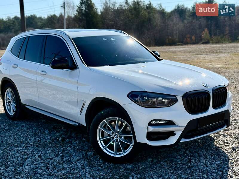 Позашляховик / Кросовер BMW X3 2020 в Новояворівську