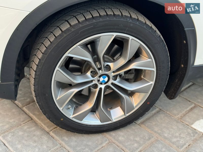 Внедорожник / Кроссовер BMW X3 2015 в Ровно