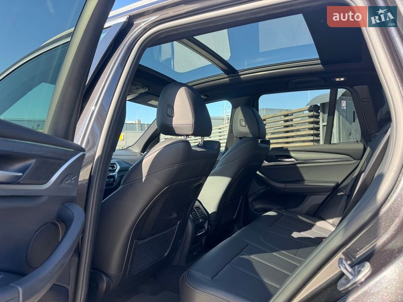 Внедорожник / Кроссовер BMW X3 2021 в Киеве
