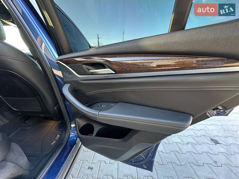 Внедорожник / Кроссовер BMW X3 2019 в Сарнах