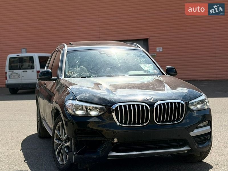 Внедорожник / Кроссовер BMW X3 2019 в Киеве