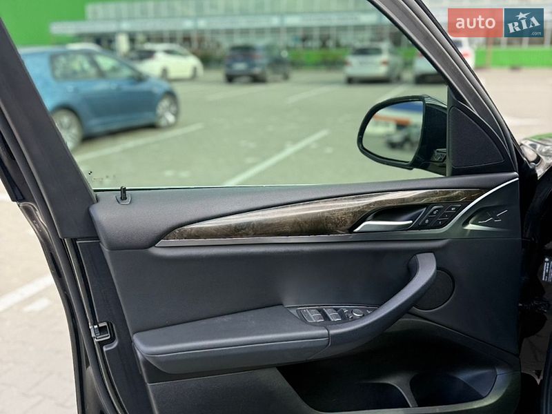 Внедорожник / Кроссовер BMW X3 2020 в Черновцах
