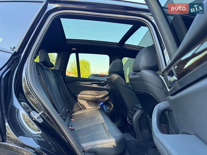 Внедорожник / Кроссовер BMW X3 2018 в Киеве