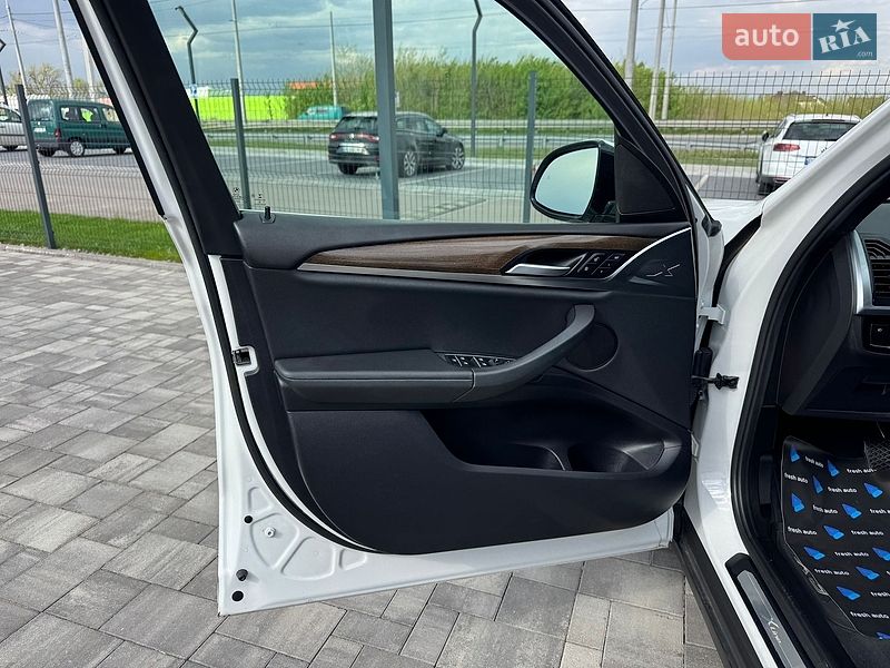 Внедорожник / Кроссовер BMW X3 2018 в Ровно