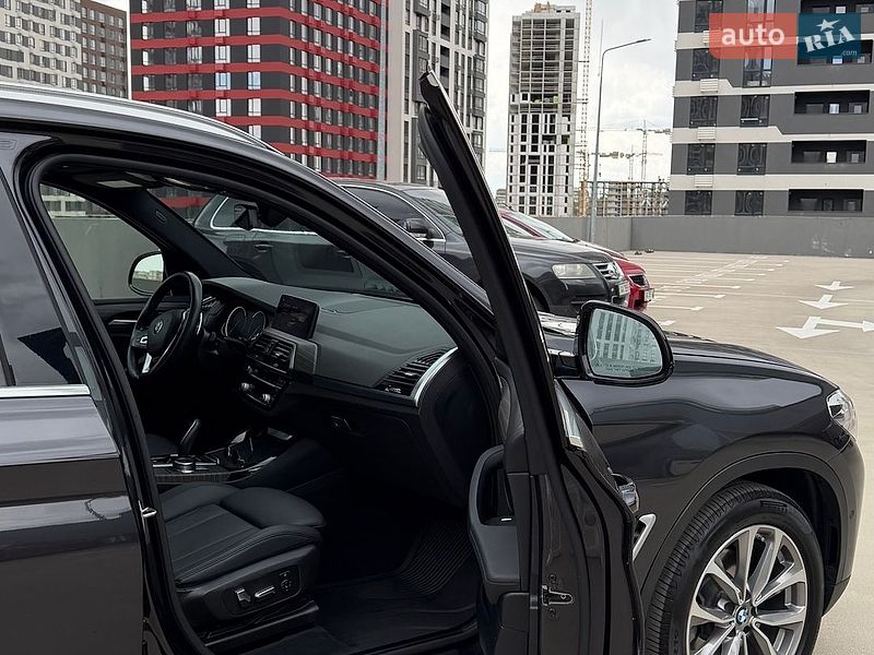 Внедорожник / Кроссовер BMW X3 2018 в Киеве