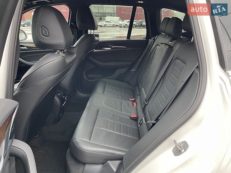 Внедорожник / Кроссовер BMW X3 2021 в Киеве