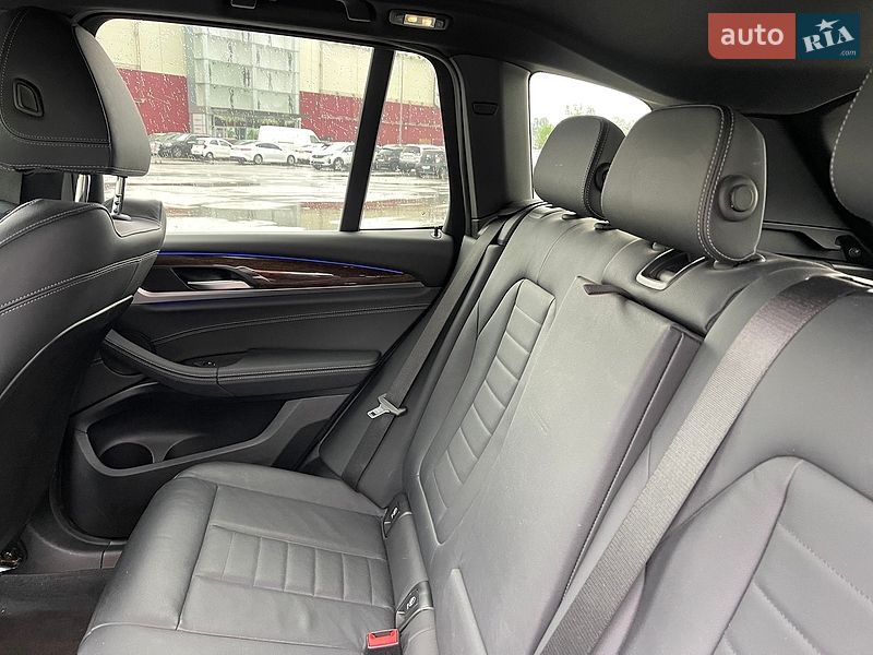 Внедорожник / Кроссовер BMW X3 2021 в Киеве