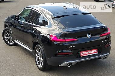 Позашляховик / Кросовер BMW X4 2018 в 