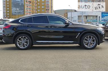 Позашляховик / Кросовер BMW X4 2018 в 