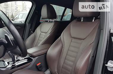 Позашляховик / Кросовер BMW X4 2018 в 