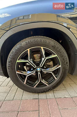 Внедорожник / Кроссовер BMW X4 2021 в 