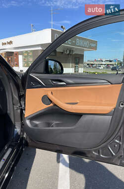 Внедорожник / Кроссовер BMW X4 2021 в 
