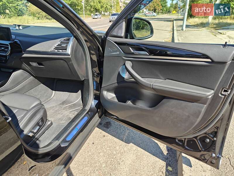Внедорожник / Кроссовер BMW X4 2022 в Киеве