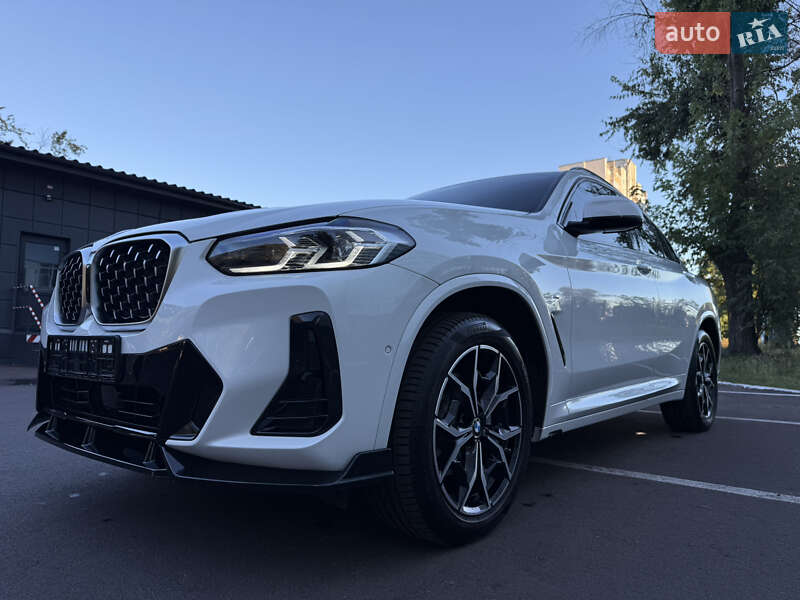 Внедорожник / Кроссовер BMW X4 2022 в Киеве