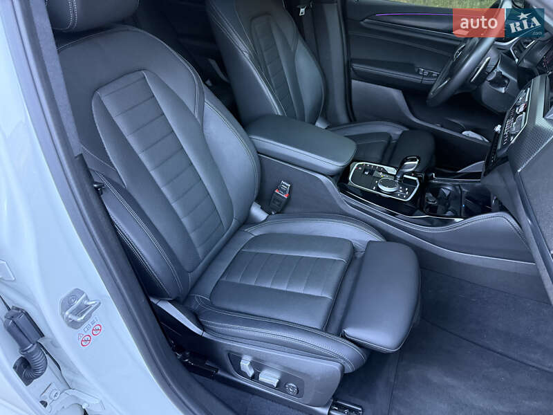 Внедорожник / Кроссовер BMW X4 2022 в Киеве