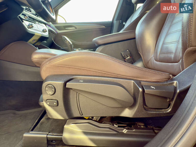 Внедорожник / Кроссовер BMW X4 2020 в Луцке