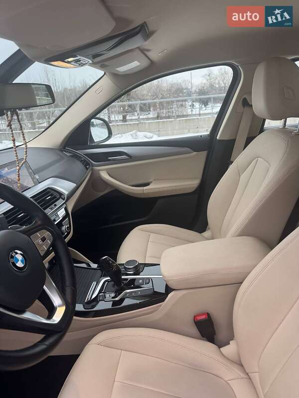 Внедорожник / Кроссовер BMW X4 2021 в Киеве