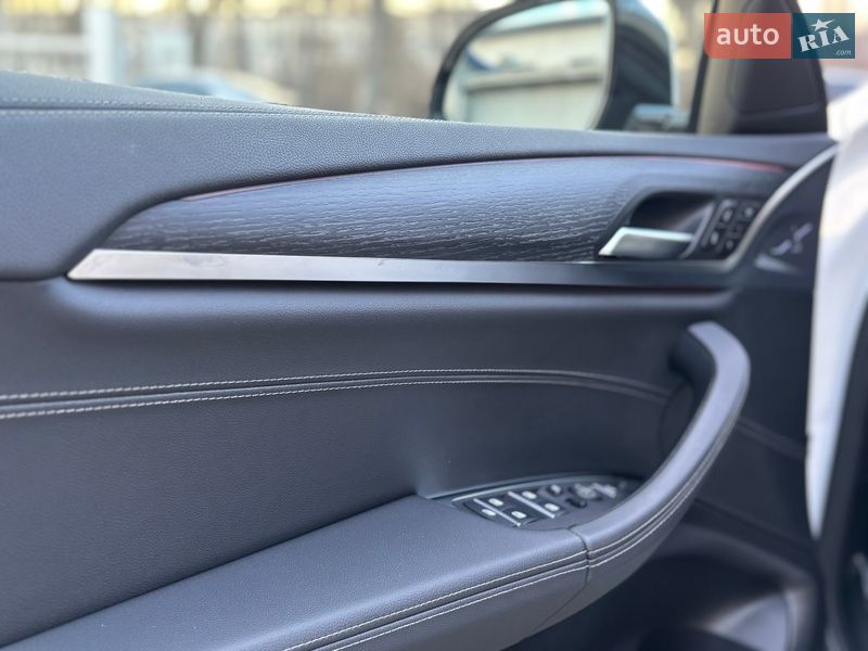 Внедорожник / Кроссовер BMW X4 2022 в Черкассах