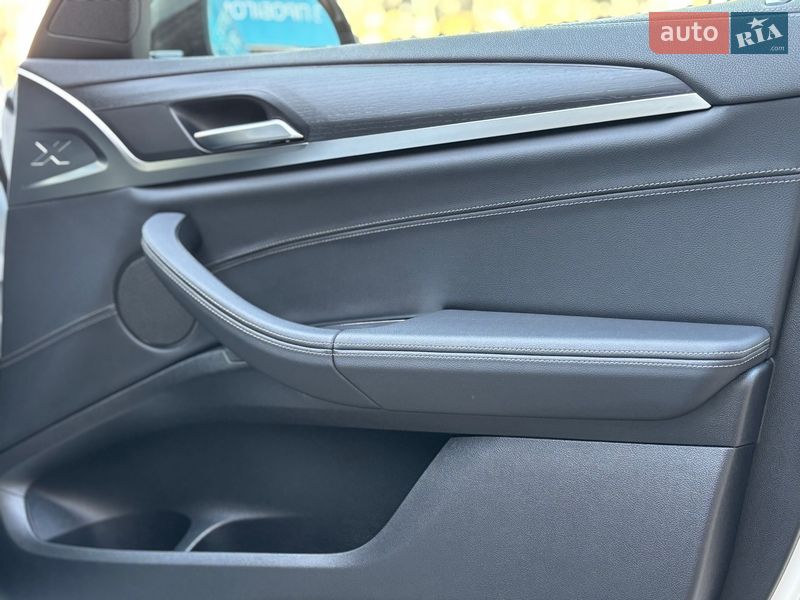 Внедорожник / Кроссовер BMW X4 2022 в Черкассах