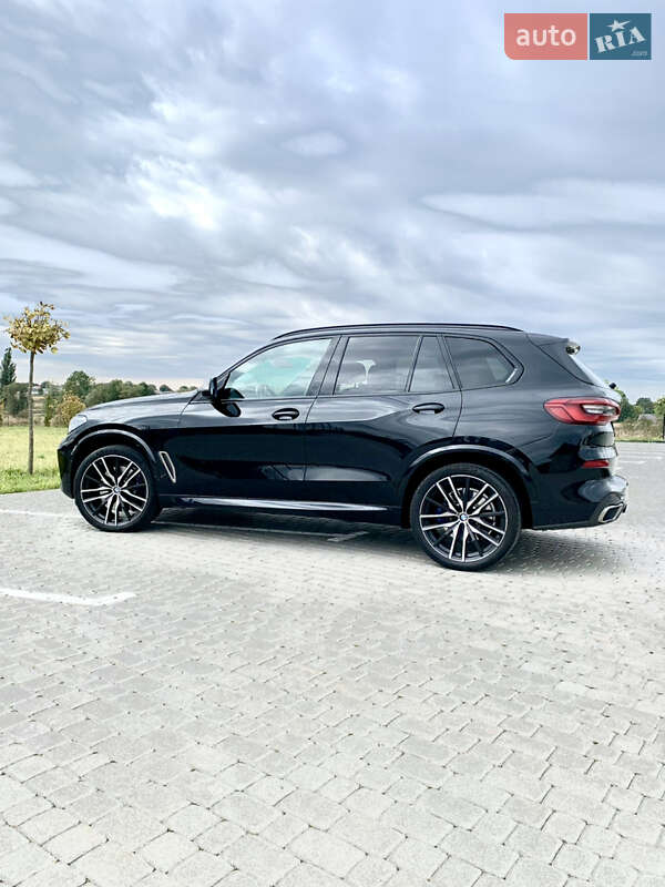 Внедорожник / Кроссовер BMW X5 M 2020 в Шепетовке