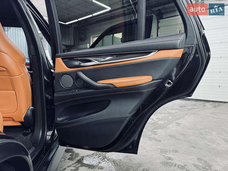 Позашляховик / Кросовер BMW X5 M 2015 в Києві