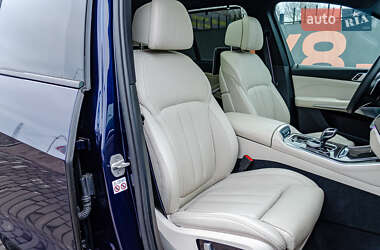 Позашляховик / Кросовер BMW X5 M 2020 в 