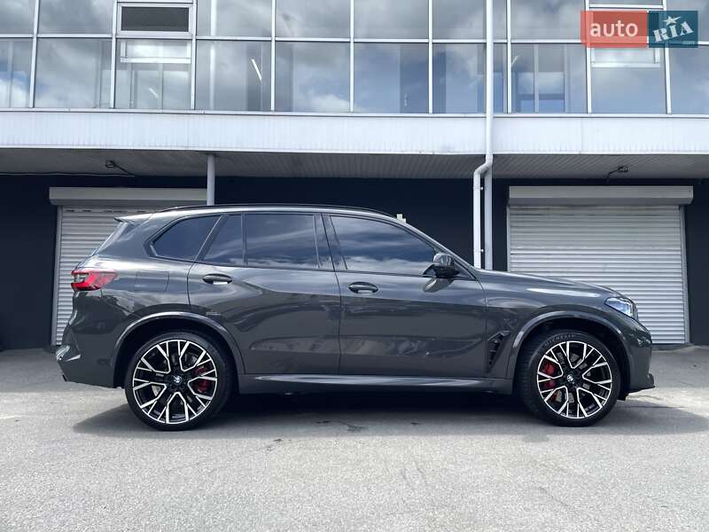 Внедорожник / Кроссовер BMW X5 M 2022 в Киеве