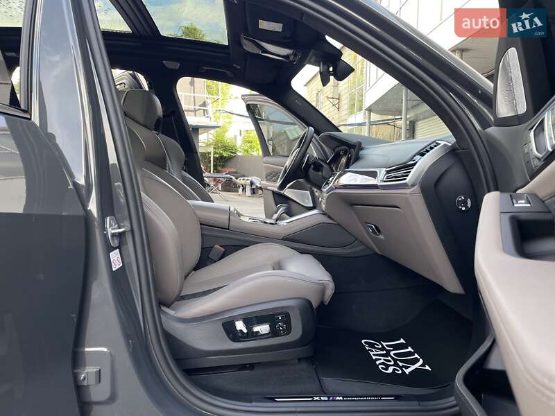 Внедорожник / Кроссовер BMW X5 M 2022 в Киеве