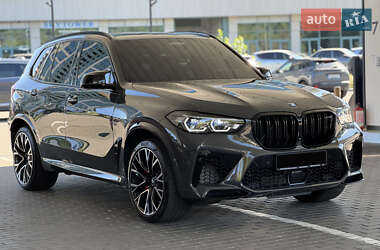 Позашляховик / Кросовер BMW X5 M 2022 в 