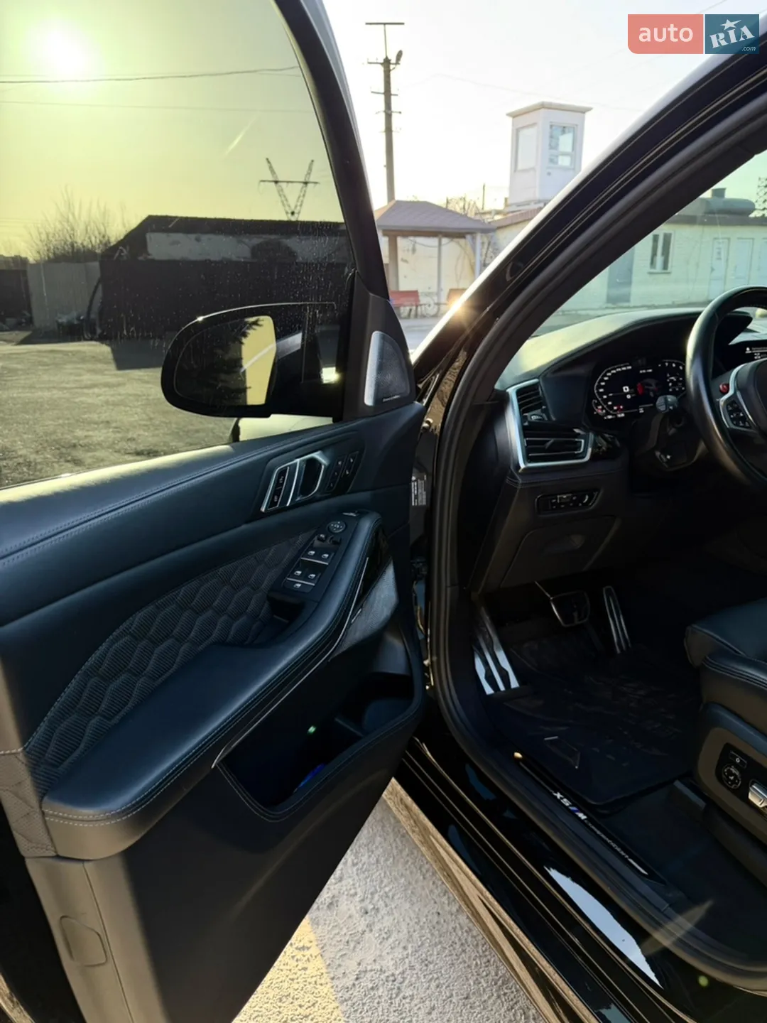 2023 BMW X5 M - мініатюра 23