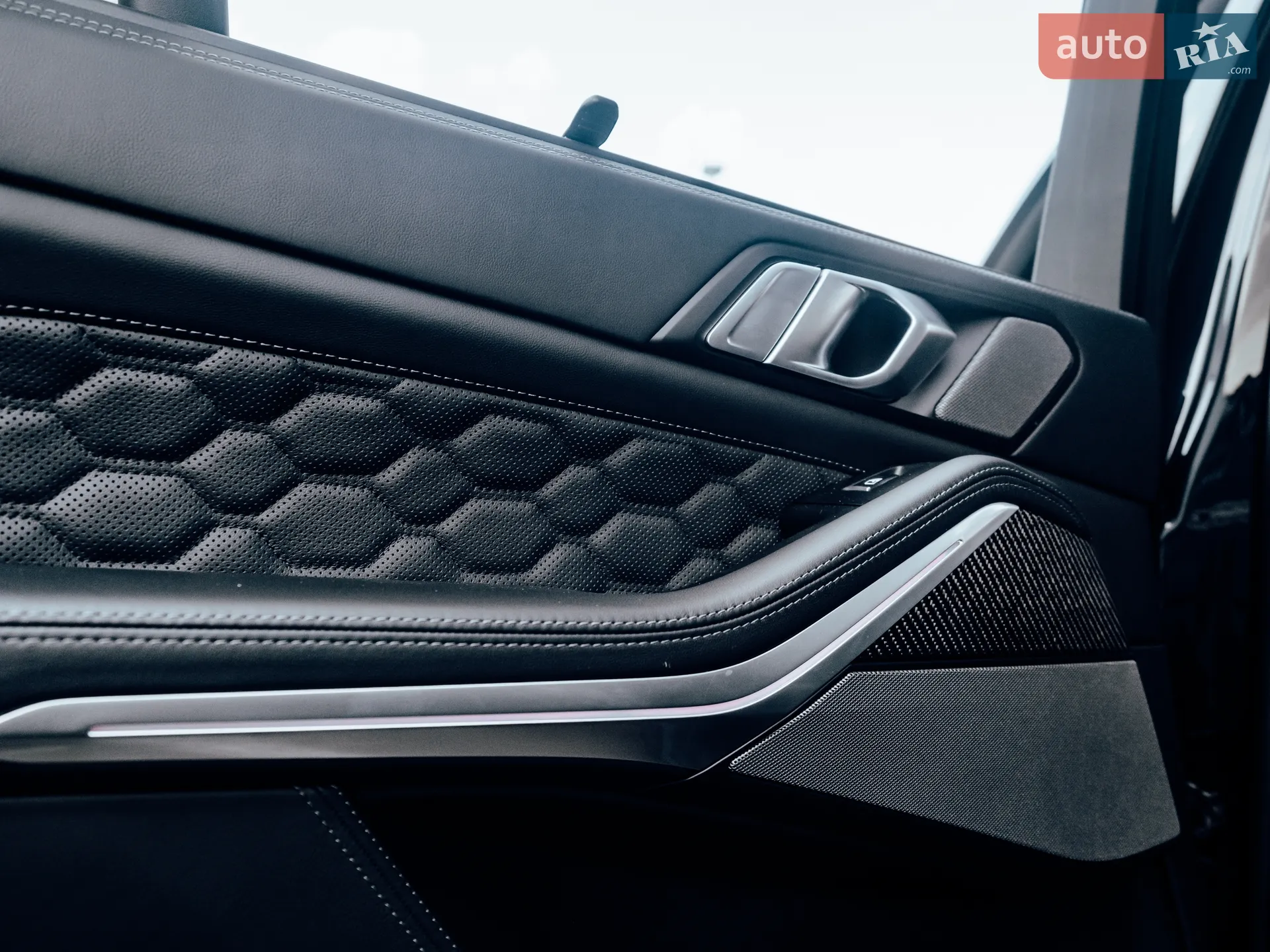 2023 BMW X5 M - мініатюра 38