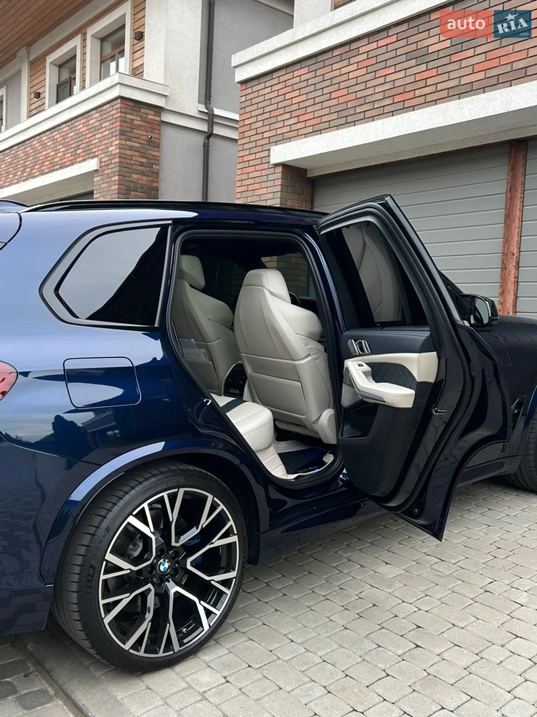 2022 BMW X5 M - мініатюра 19