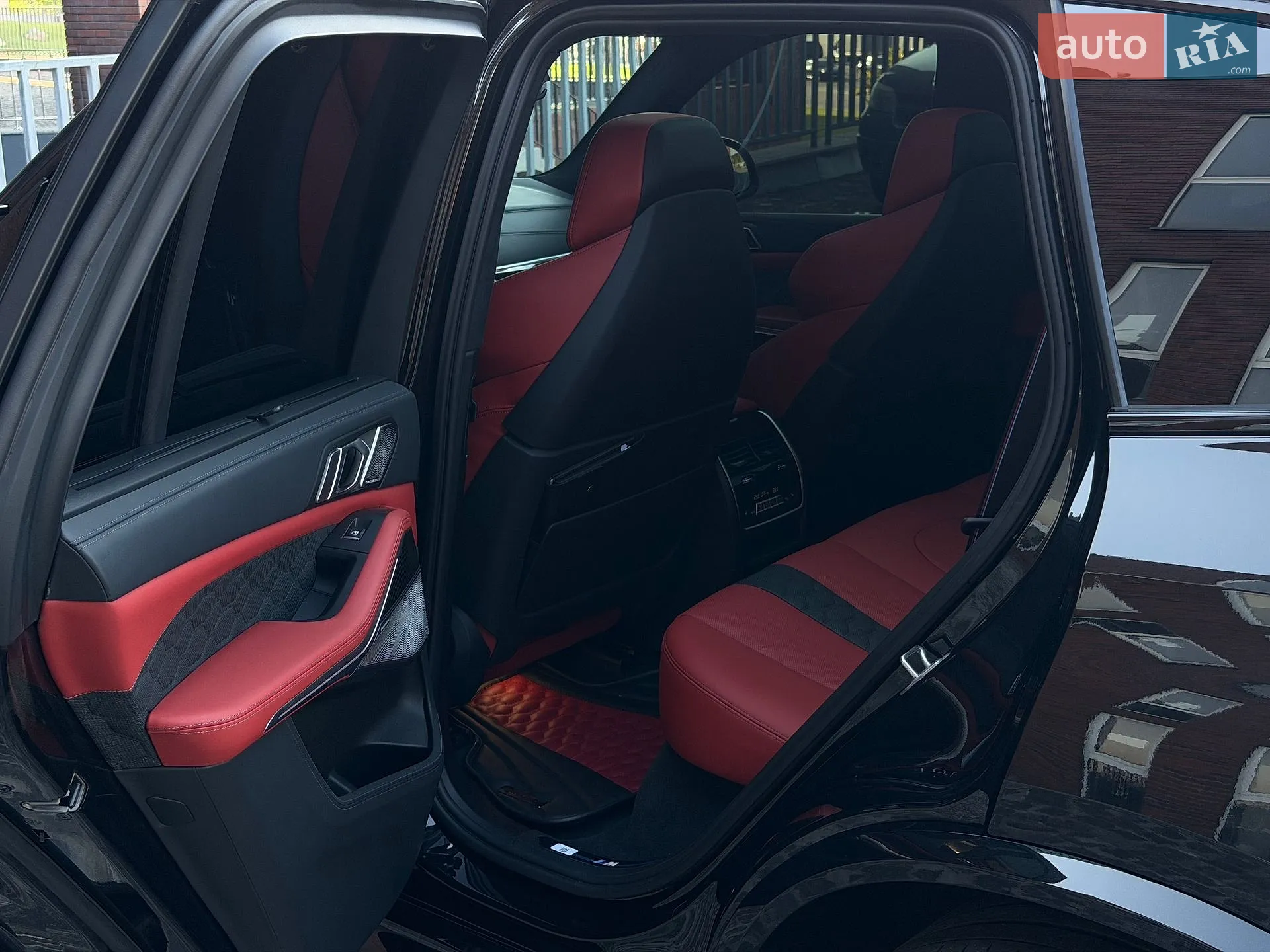 2022 BMW X5 M - мініатюра 34